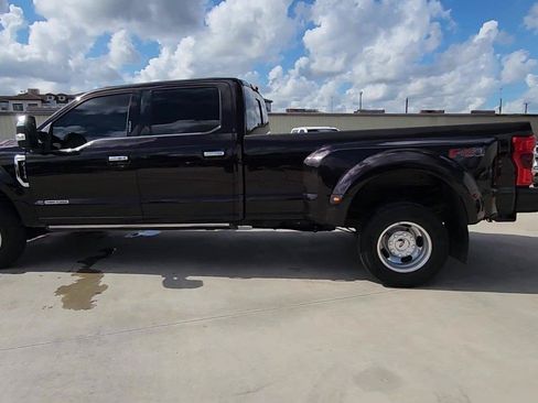 Used 2019 Ford F350 Platinum AWD/4WD image 6