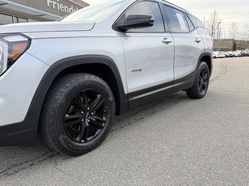 Used 2022 GMC Terrain AT4 image 9