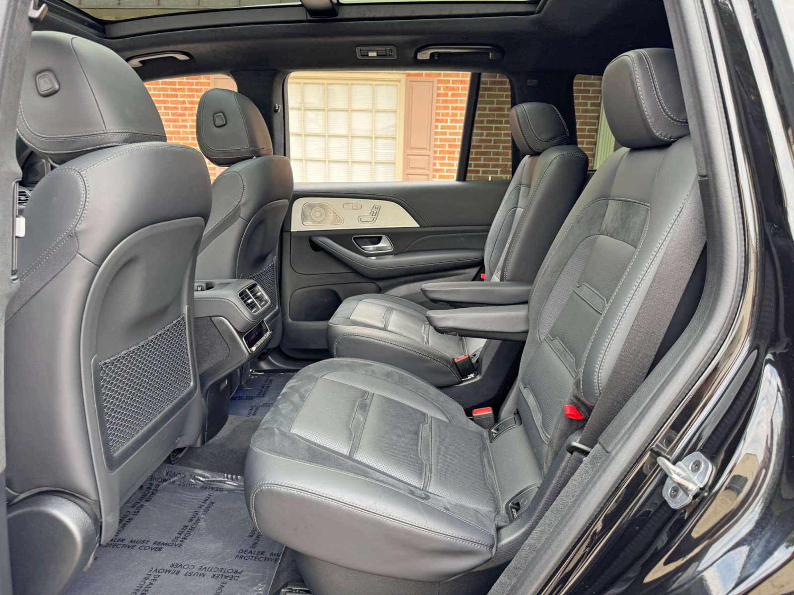 Used 2025 Mercedes-Benz GLS 63 AMG 4MATIC image 59