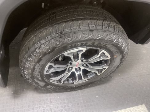 Used 2023 GMC Canyon AT4 w/ AT4 Premium Package image 27