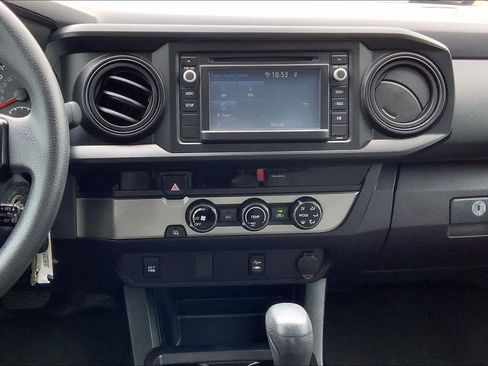 Used 2018 Toyota Tacoma SR image 6