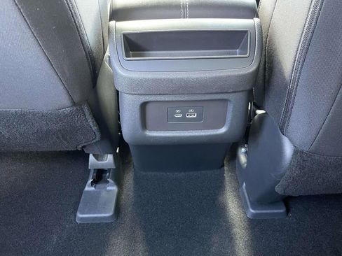 Used 2024 Nissan Pathfinder S image 13