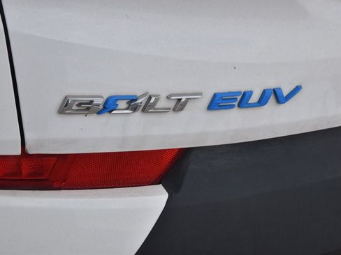 Used 2023 Chevrolet Bolt EUV Premier w/ Sun & Sound Package FWD image 10