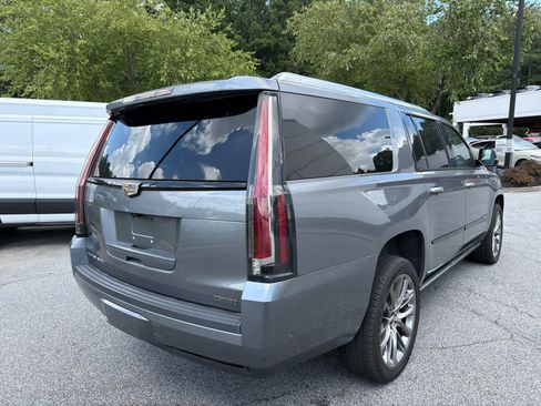 Used 2020 Cadillac Escalade ESV Premium Luxury w/ Escalade Sport Edition RWD image 2