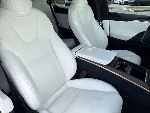 Used 2022 Tesla Model X image 14