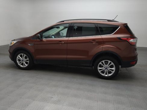Used 2018 Ford Escape SE w/ SE Sync 3 Package FWD image 3