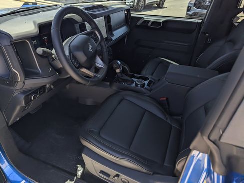 New 2026 Ford Bronco Badlands w/ Sasquatch Package AWD/4WD image 9