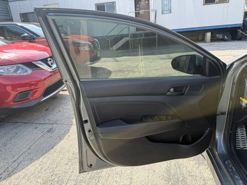 Used 2018 Hyundai Elantra Sport image 20