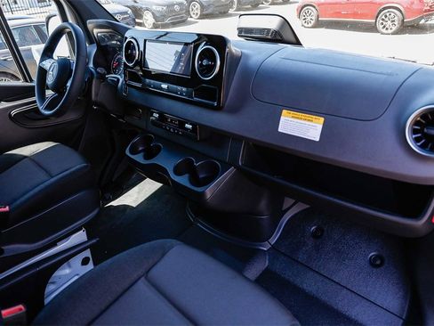 New 2025 Mercedes-Benz Sprinter 2500 image 10