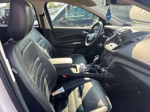 Used 2018 Ford Escape SEL w/ Ford Safe & Smart Package FWD image 4