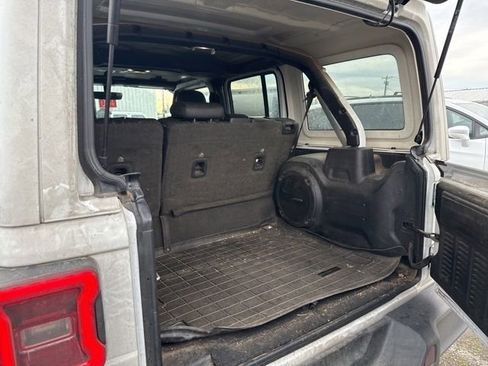 Used 2022 Jeep Wrangler Unlimited Sahara w/ Cold Weather Group image 24