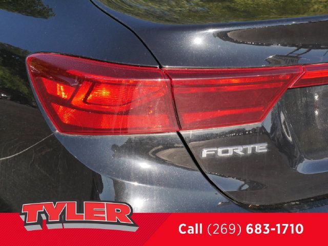 Used 2021 Kia Forte LXS FWD image 12