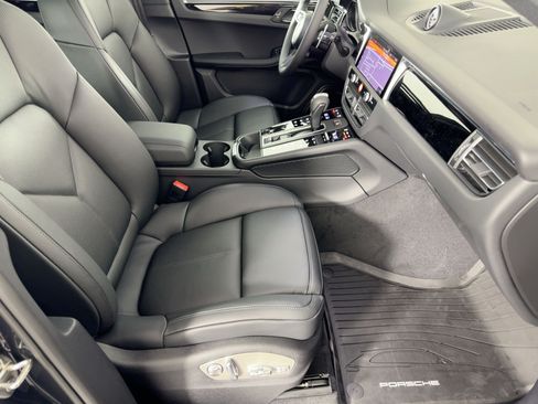 Certified 2026 Porsche Macan S AWD/4WD image 30