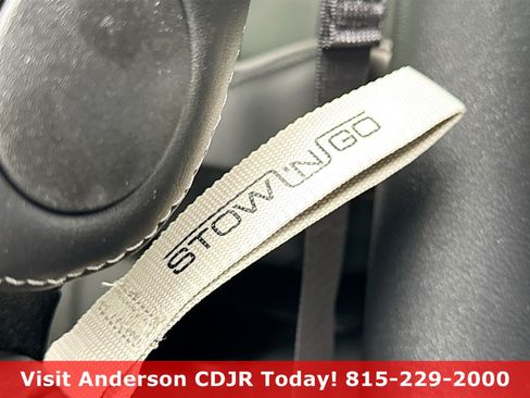 New 2026 Chrysler Pacifica Select image 8