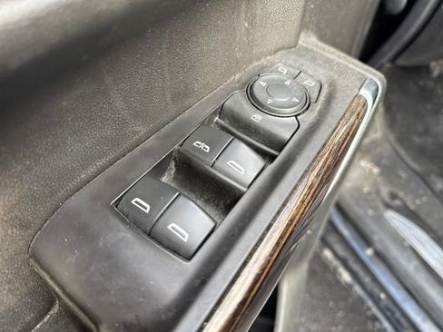 Used 2020 GMC Sierra 1500 Elevation w/ Elevation Value Package image 17