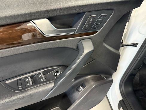 Used 2018 Audi Q5 2.0T Premium Plus w/ Premium Plus Package AWD/4WD image 29