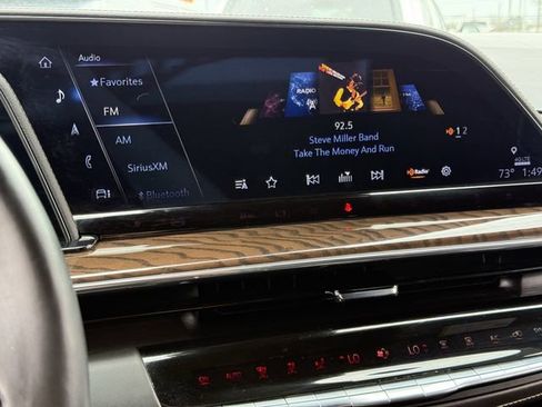 Used 2024 Cadillac Escalade Sport Platinum w/ LPO, ONYX Package AWD/4WD image 16