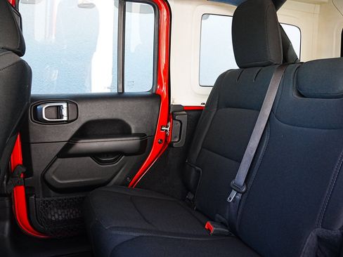 Used 2020 Jeep Wrangler Unlimited Sahara image 14