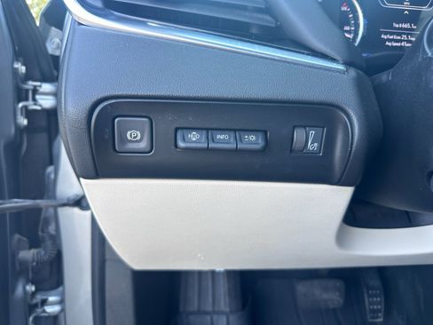 Used 2023 Buick Enclave Avenir w/ Avenir Technology Package FWD image 24