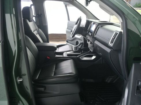 Used 2022 Nissan Frontier SV w/ SV Premium Package AWD/4WD image 28