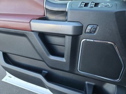 Used 2018 Ford F150 Platinum w/ Equipment Group 701A Luxury AWD/4WD image 20