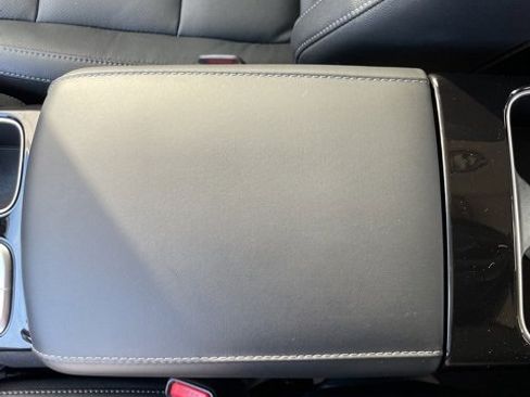 Certified 2024 Kia Telluride EX w/ EX Captain's Chair Package image 11