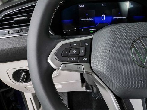 Certified 2023 Volkswagen Tiguan SE w/ Panoramic Sunroof Package FWD image 12