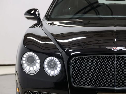 Used 2018 Bentley Flying Spur V8 image 98