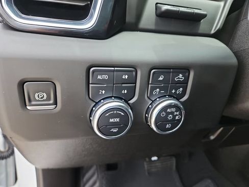 Used 2025 GMC Sierra 2500 Denali w/ Denali Reserve Package AWD/4WD image 18