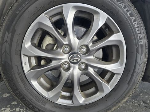 Used 2020 Toyota Yaris LE image 33