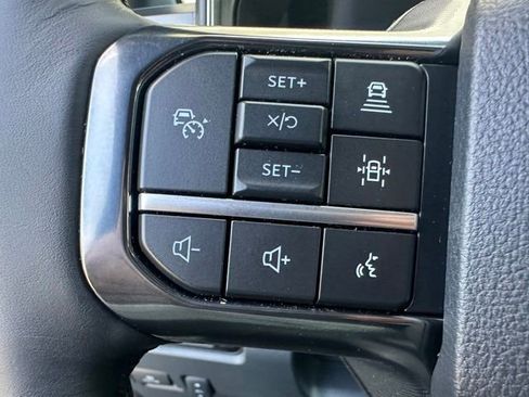 Certified 2025 Ford F250 Platinum w/ FX4 Off-Road Package AWD/4WD image 26