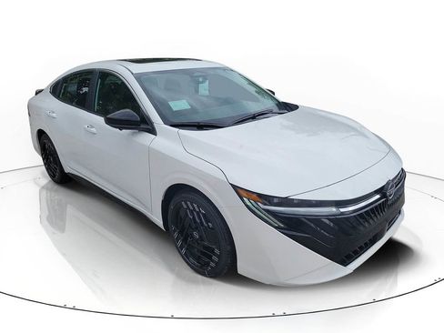 New 2026 Nissan Sentra SR image 1