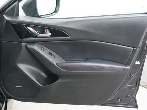 Used 2014 MAZDA MAZDA3 s Grand Touring w/ Technology Package FWD image 9