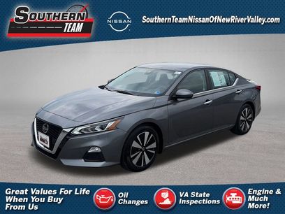 Used 2022 Nissan Altima 2.5 SV