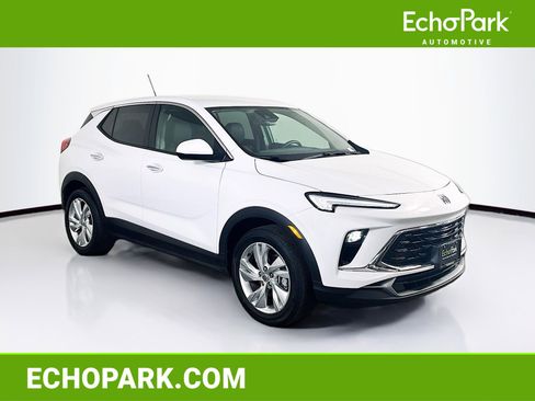 Used 2025 Buick Encore GX Preferred FWD image 1