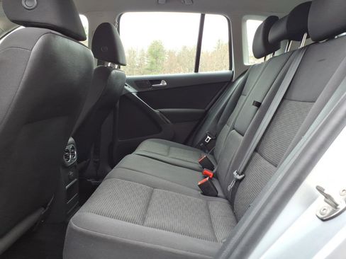 Used 2018 Volkswagen Tiguan Limited w/ Premium Package image 10