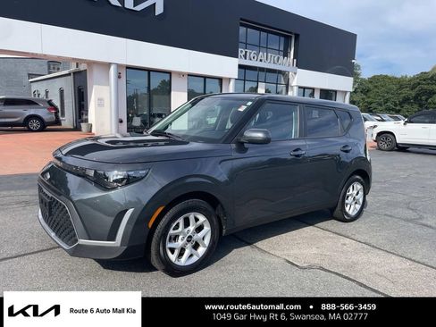 Used 2024 Kia Soul LX w/ Option Group 015 FWD image 1
