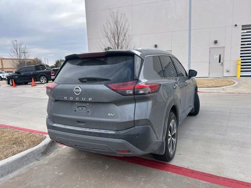 Used 2021 Nissan Rogue SV w/ Premium Package image 3