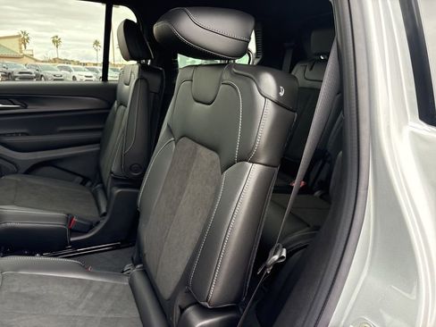 New 2025 Jeep Grand Cherokee L Altitude RWD image 18