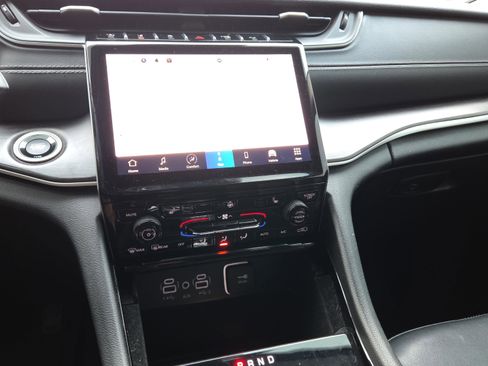 Used 2021 Jeep Grand Cherokee L Limited image 21