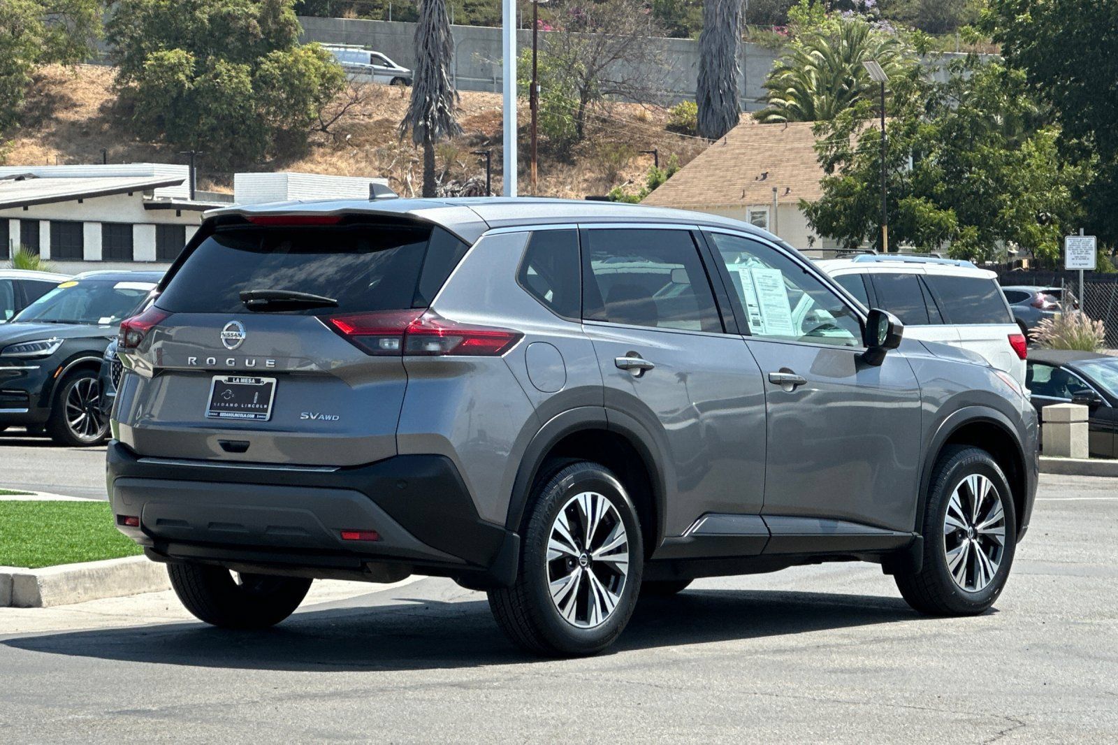 Used 2021 Nissan Rogue SV AWD/4WD image 3