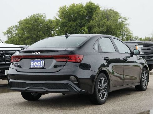 Used 2024 Kia Forte LXS FWD image 30