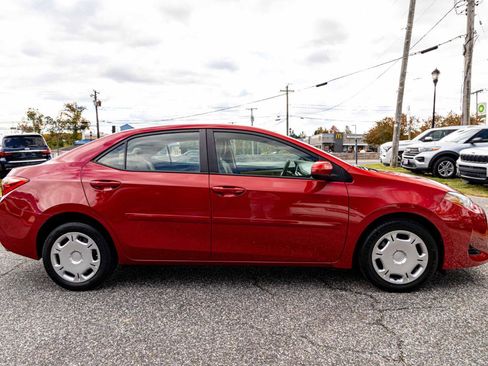 Used 2018 Toyota Corolla LE FWD image 7