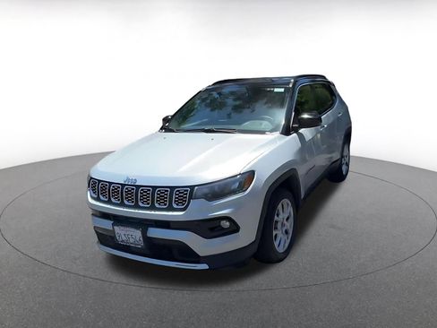 Used 2025 Jeep Compass Limited AWD/4WD image 7