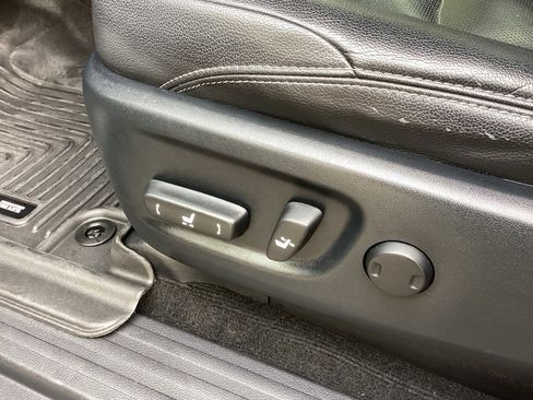 Used 2021 Toyota 4Runner Limited image 19