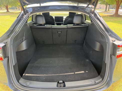 Used 2020 Tesla Model Y Long Range image 16