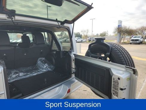 Used 2022 Jeep Wrangler Unlimited Sahara image 14