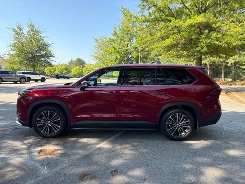 Used 2025 Toyota Grand Highlander AWD Hybrid image 2