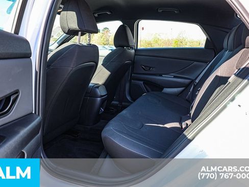 Used 2025 Hyundai Elantra Sport FWD image 20