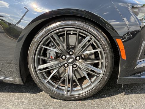 Used 2018 Chevrolet Camaro ZL1 RWD image 7